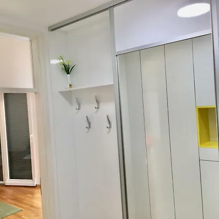 Antonijas Sunny Apartment Makarska